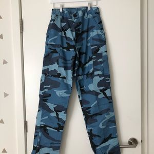 Blue camp high-waisted pants